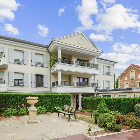 Apartment Le Cyr Saint-Cyr-l'Ecole